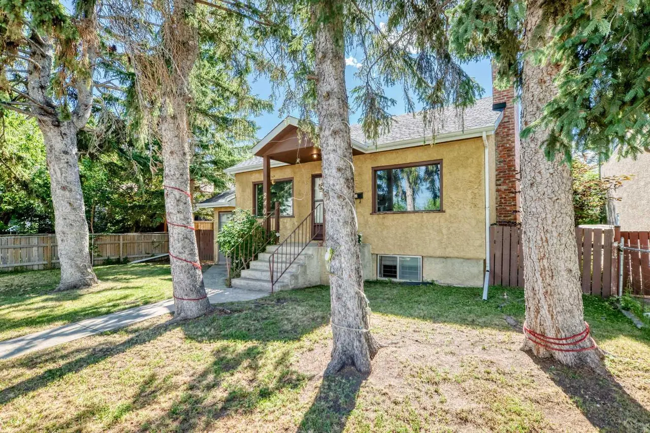 2405 30 Street SW