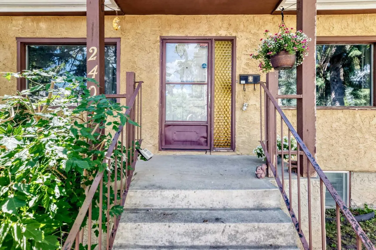2405 30 Street SW