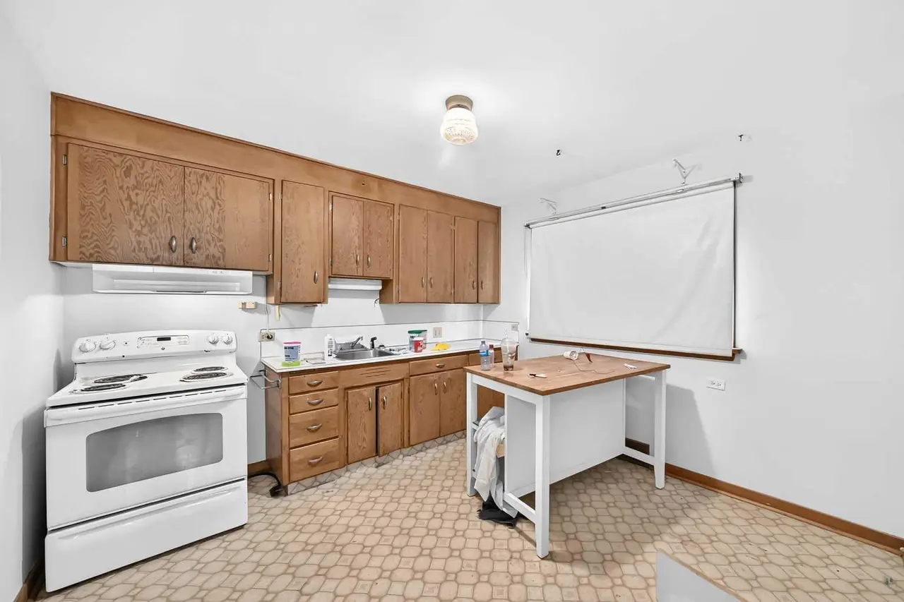 1701 32 Street SW