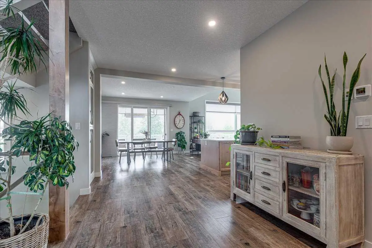 29 Longmire Close 