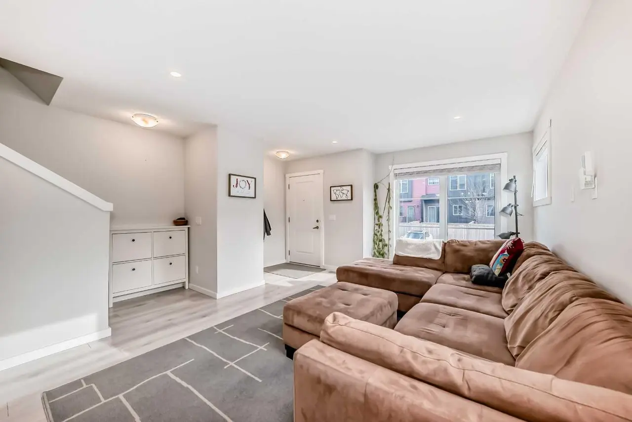128, 31 Red Embers Parade NE