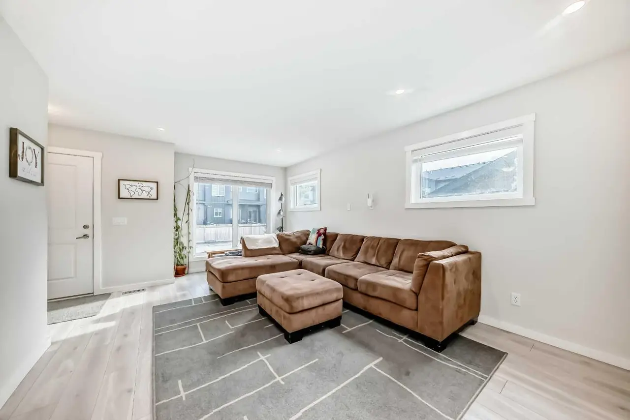 128, 31 Red Embers Parade NE