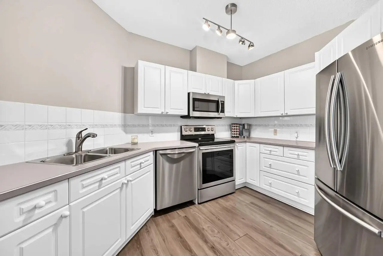 210, 78 Prestwick Gardens SE