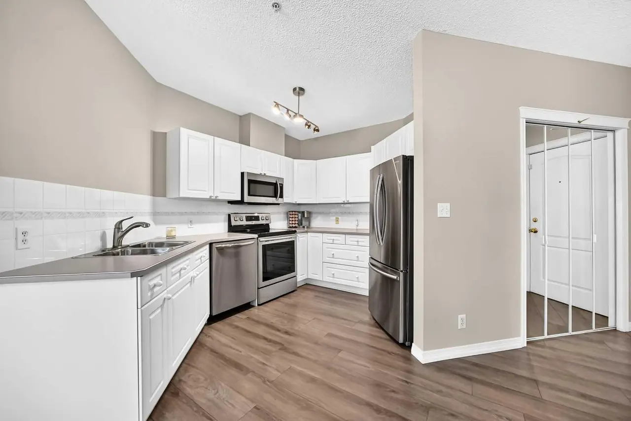 210, 78 Prestwick Gardens SE