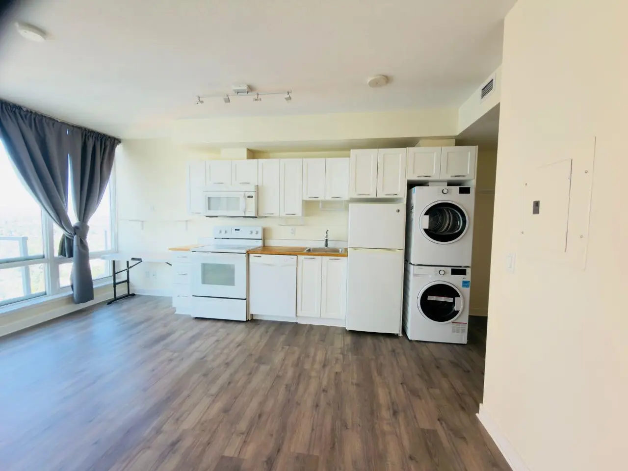 1509, 3820 Brentwood Road NW