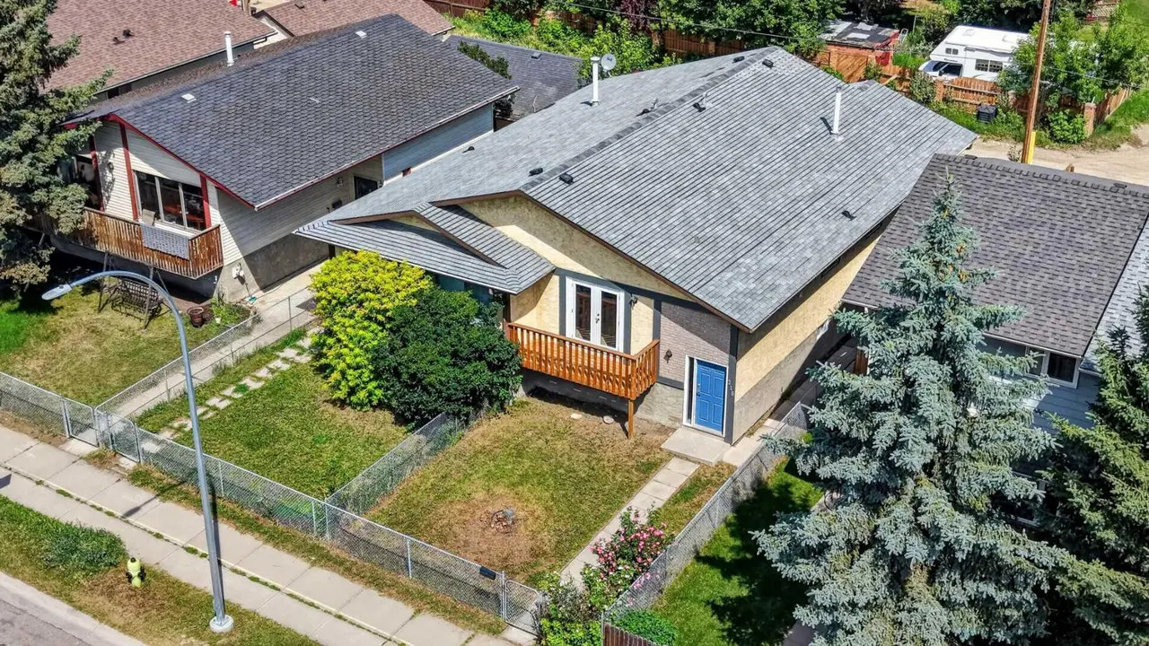 218 Bermuda Drive NW