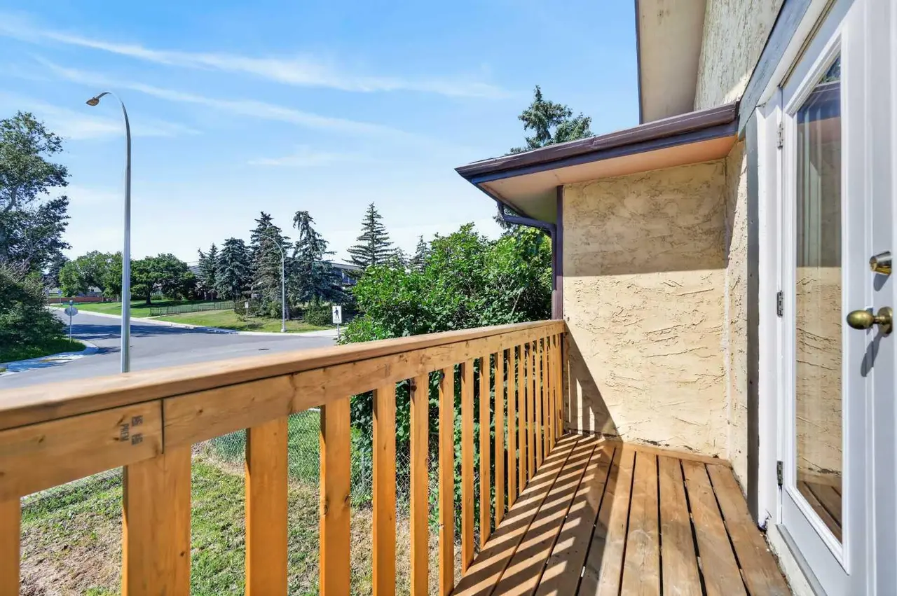 218 Bermuda Drive NW