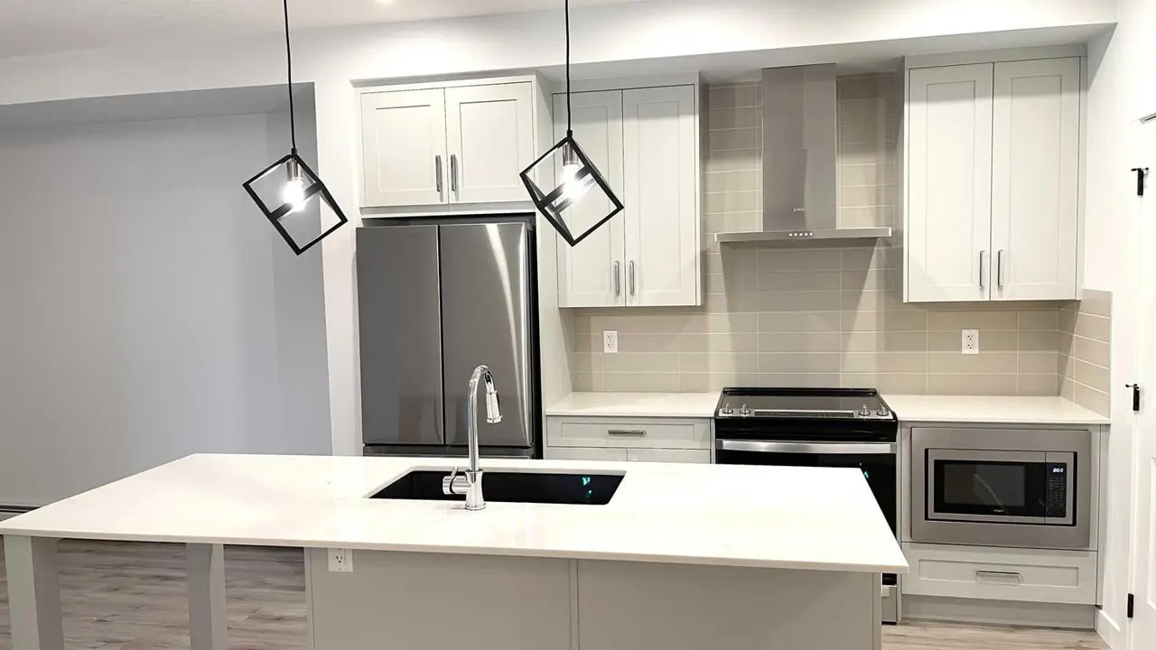 115, 40 Sage Hill NW