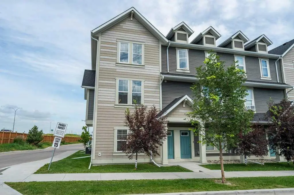157 South Point Court SW