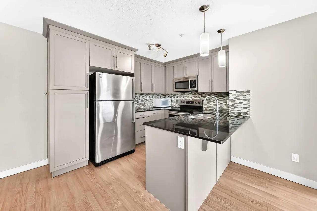 6211, 155 Skyview Ranch Way NE