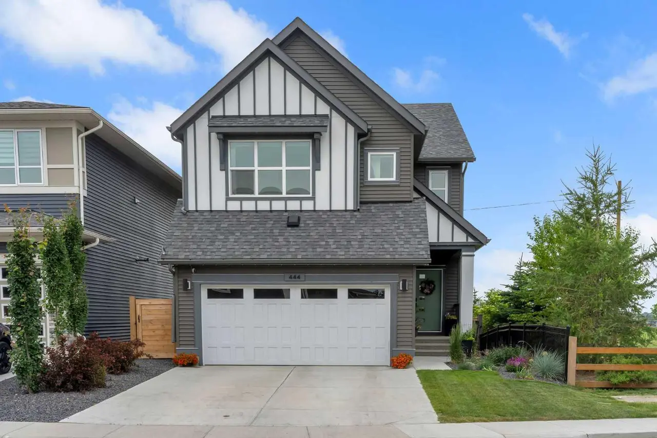 444 Lawthorn Way 