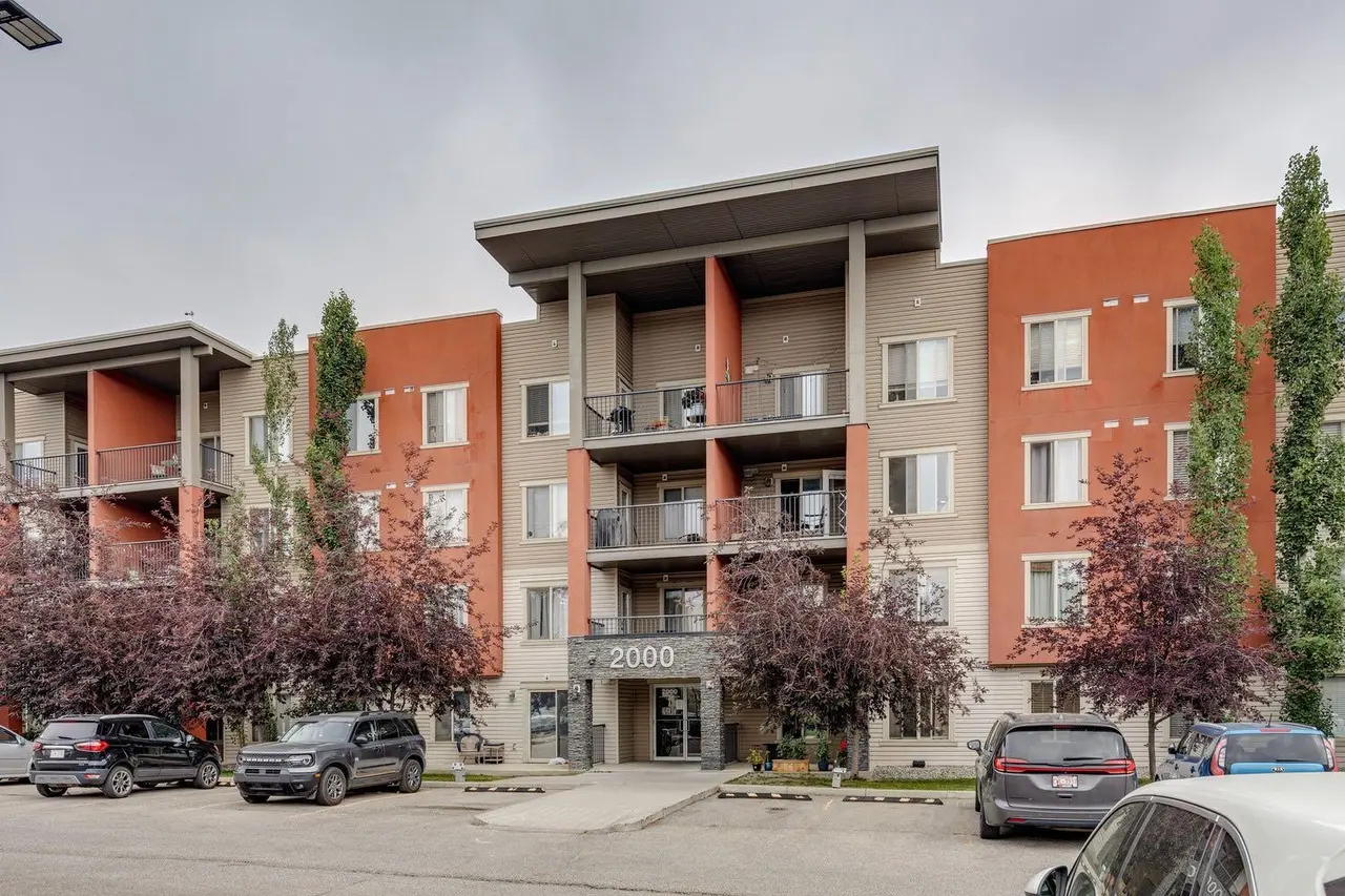 2117, 403 Mackenzie Way SW