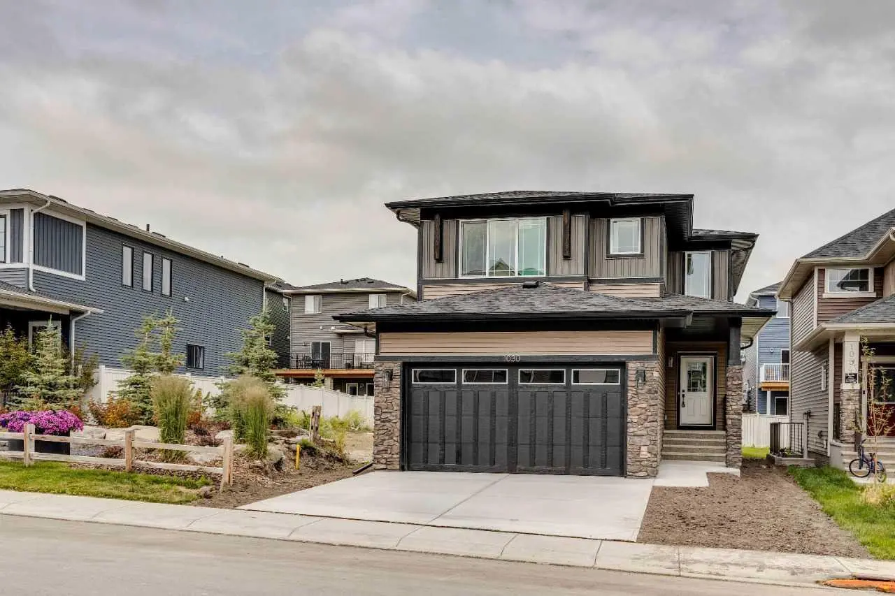 1030 Bayview Crescent SW