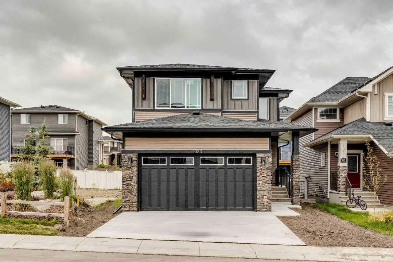 1030 Bayview Crescent SW