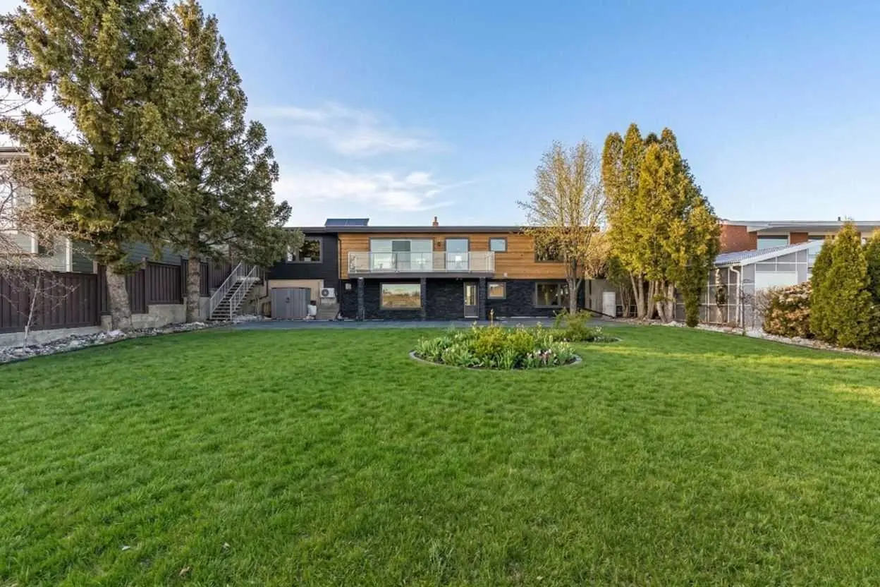 586 Prospect Drive SW