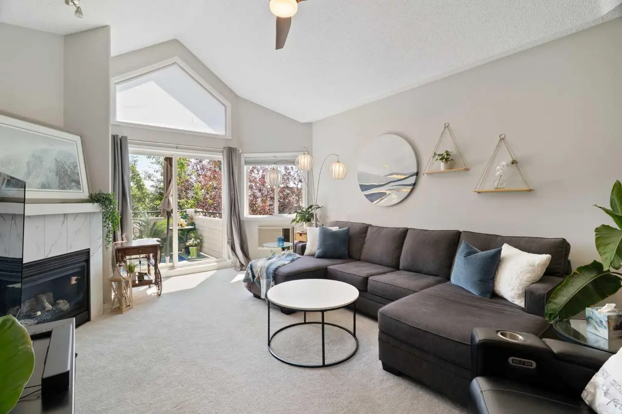 1301, 7451 Springbank Boulevard SW