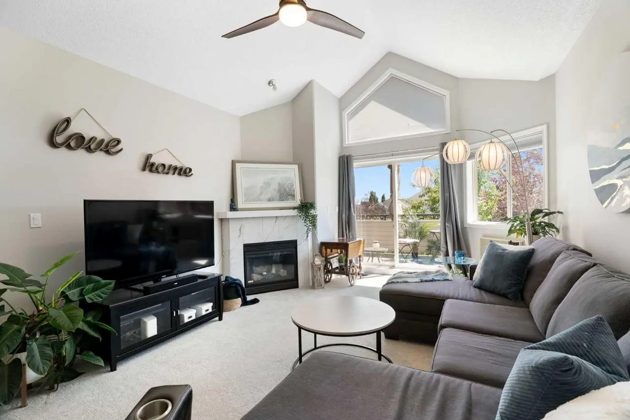 1301, 7451 Springbank Boulevard SW