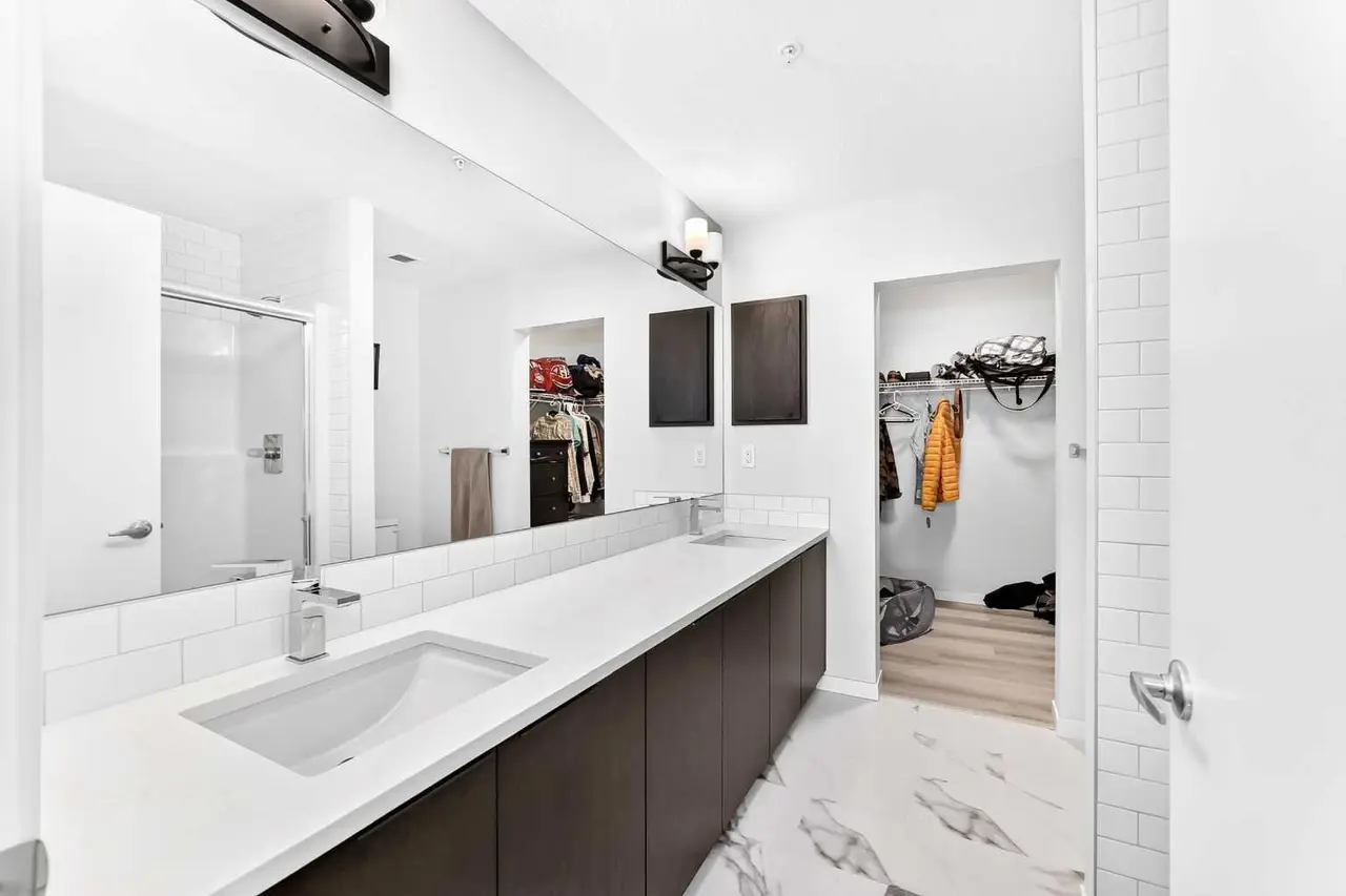 2308, 220 Seton Grove SE