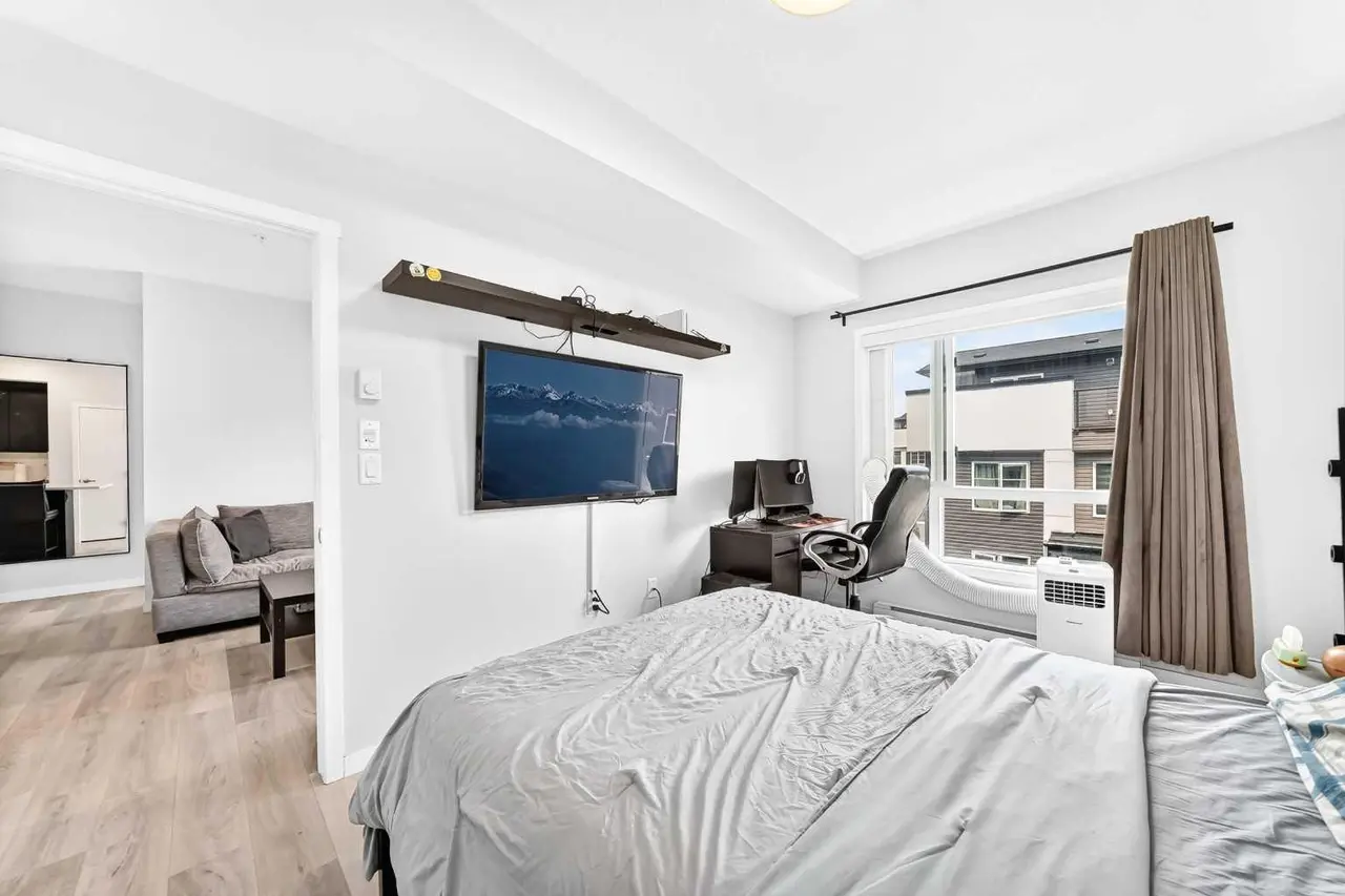 2308, 220 Seton Grove SE