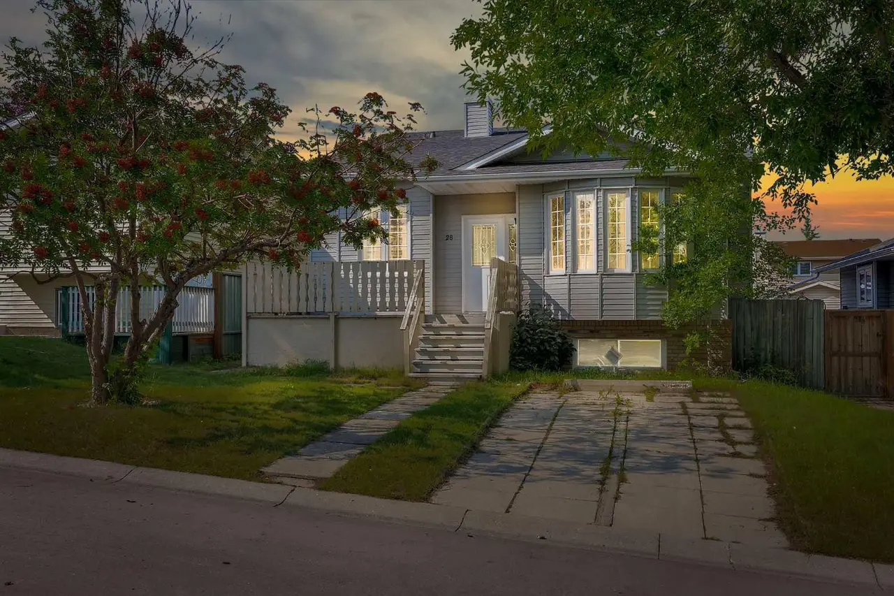 28 Macewan Meadow Link NW