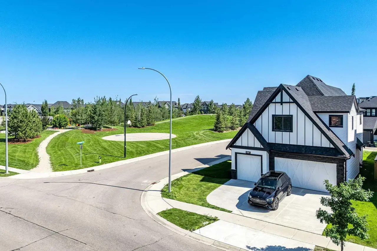 1209 Coopers Drive SW