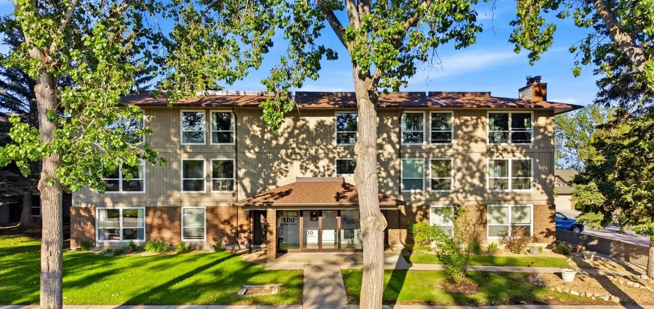 122, 860 Midridge Drive SE