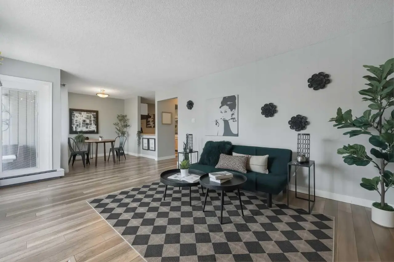 122, 860 Midridge Drive SE