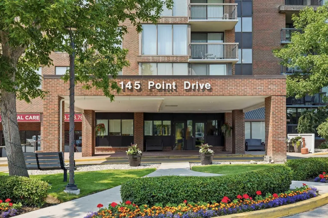 406, 145 Point Drive NW