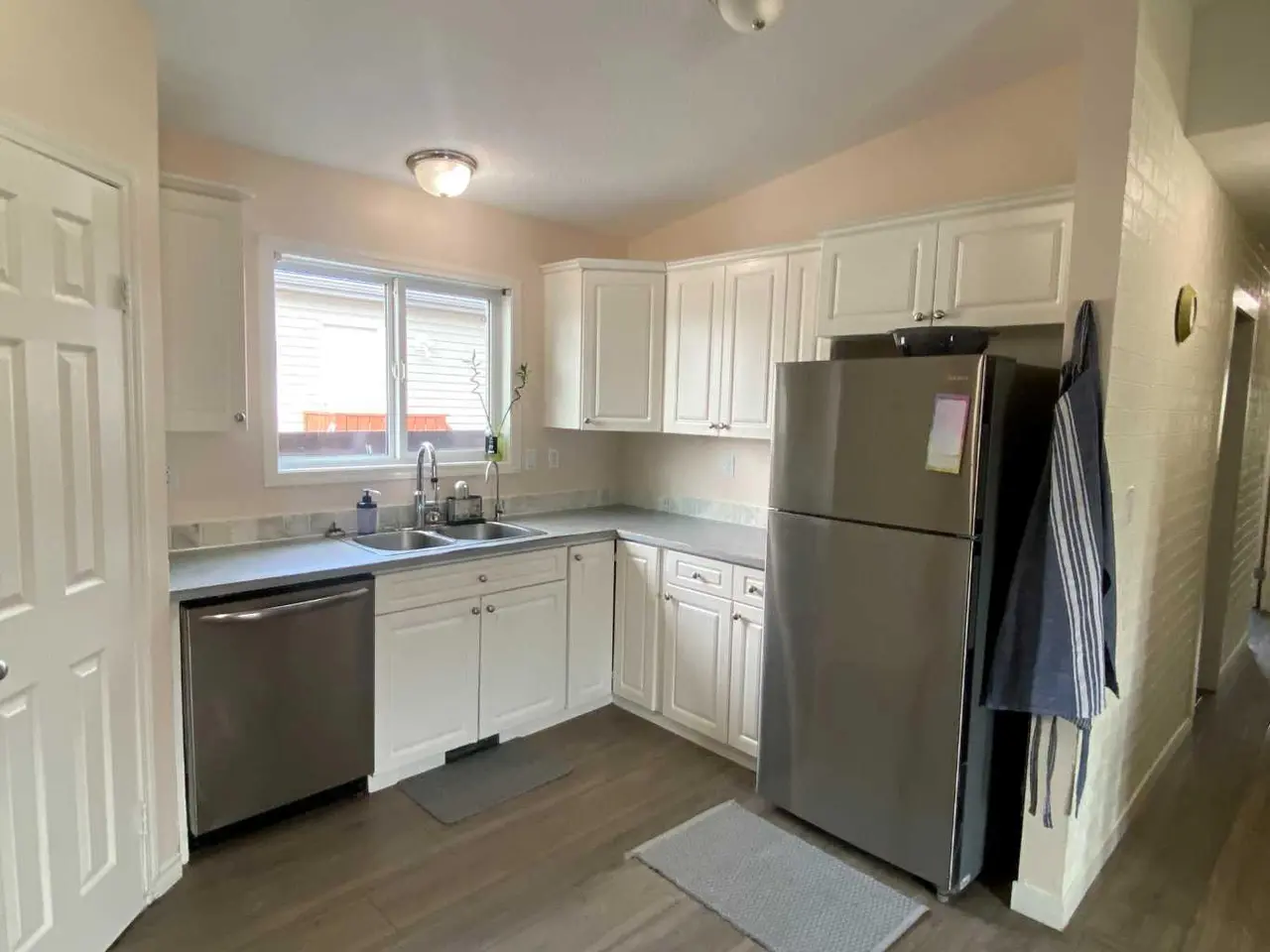 1708 2 Avenue E