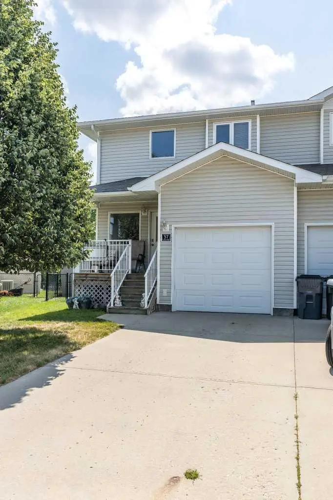 37 Northlands Crescent NE