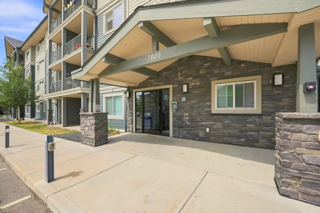 3407, 181 Skyview Ranch Manor NE