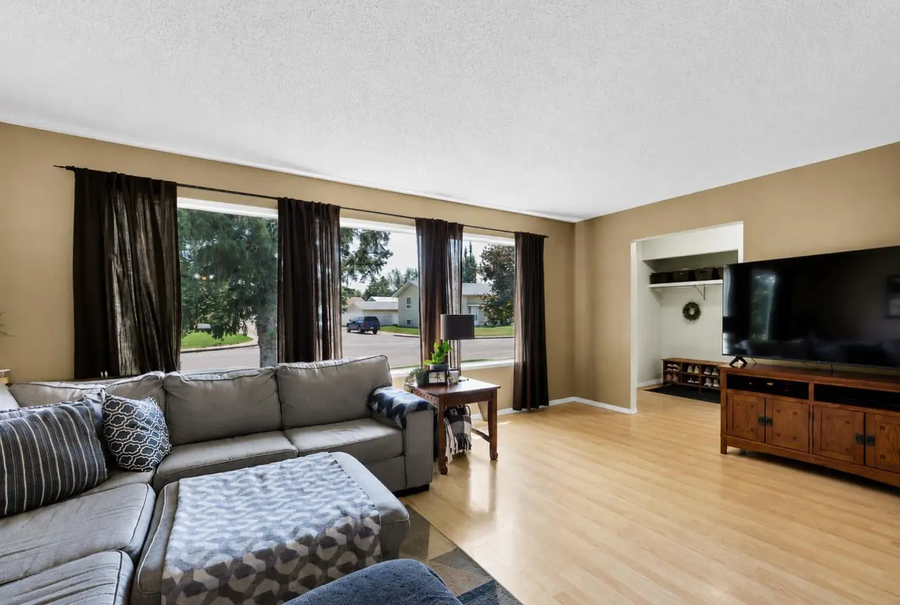 101 Ingram Park Drive E