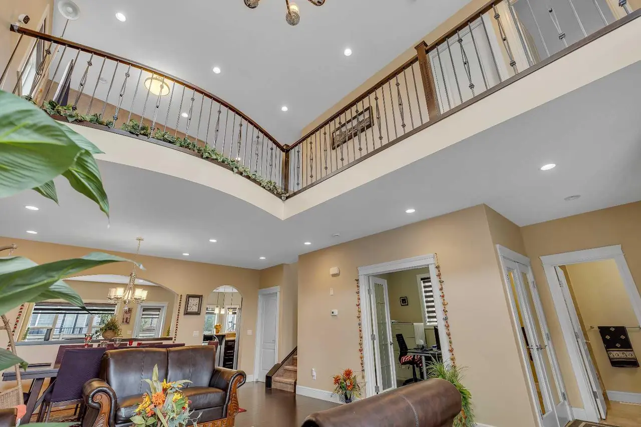 9 Saddlelake Grove NE