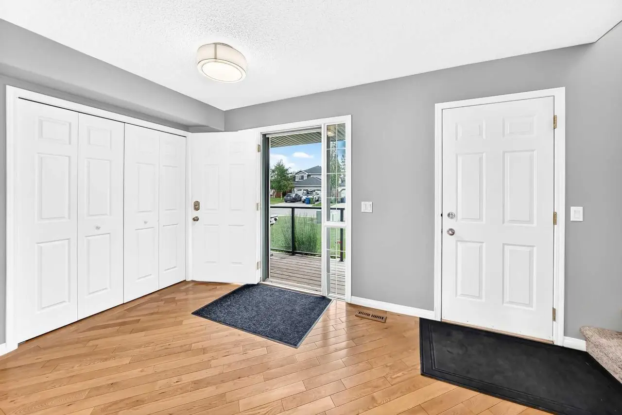 23 Thornbird Way SE