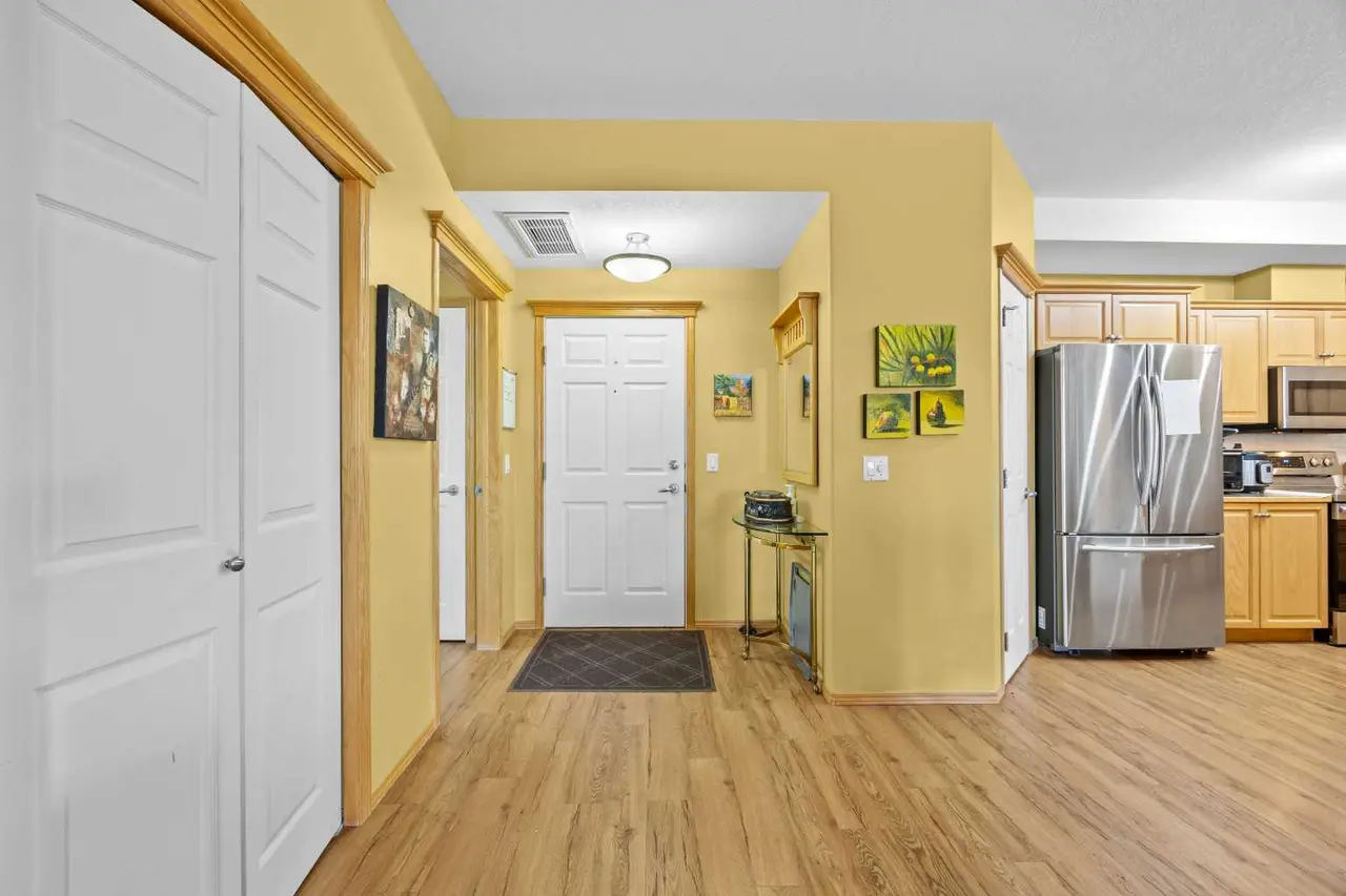 225, 15 Everstone Drive SW