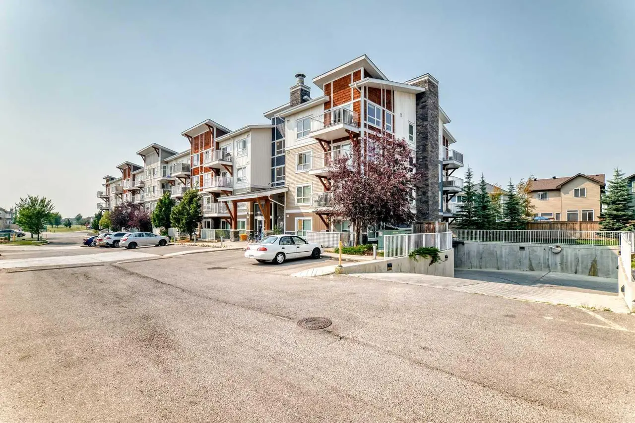 4116, 302 Skyview Ranch Drive NE
