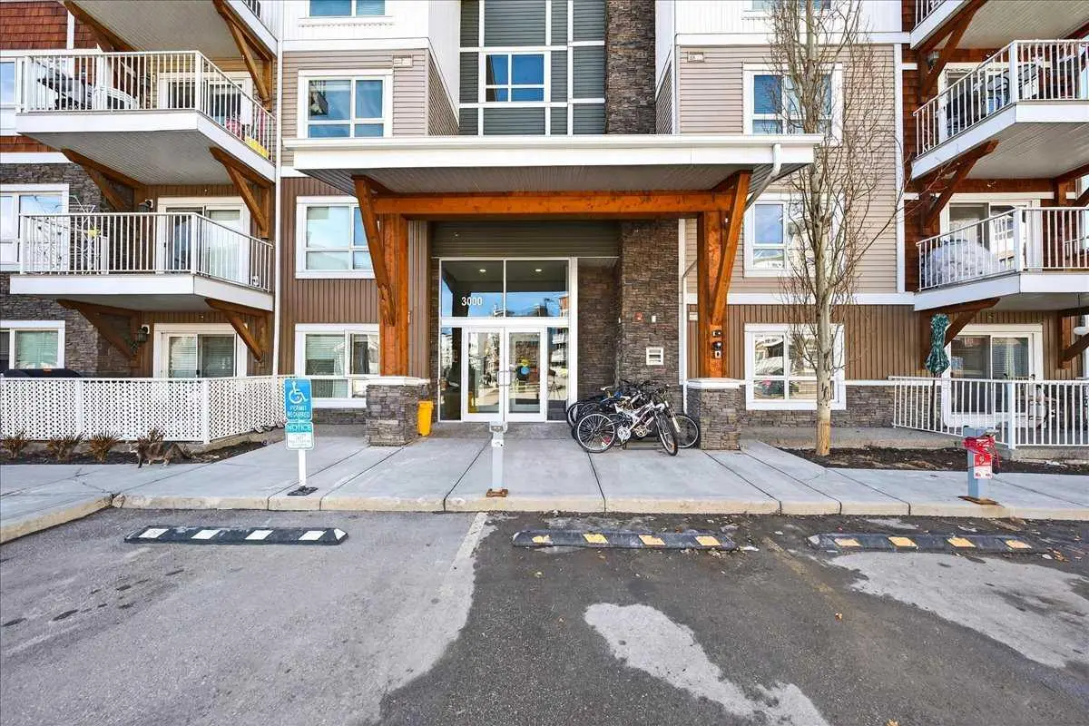 3306, 302 Skyview Ranch Drive NE