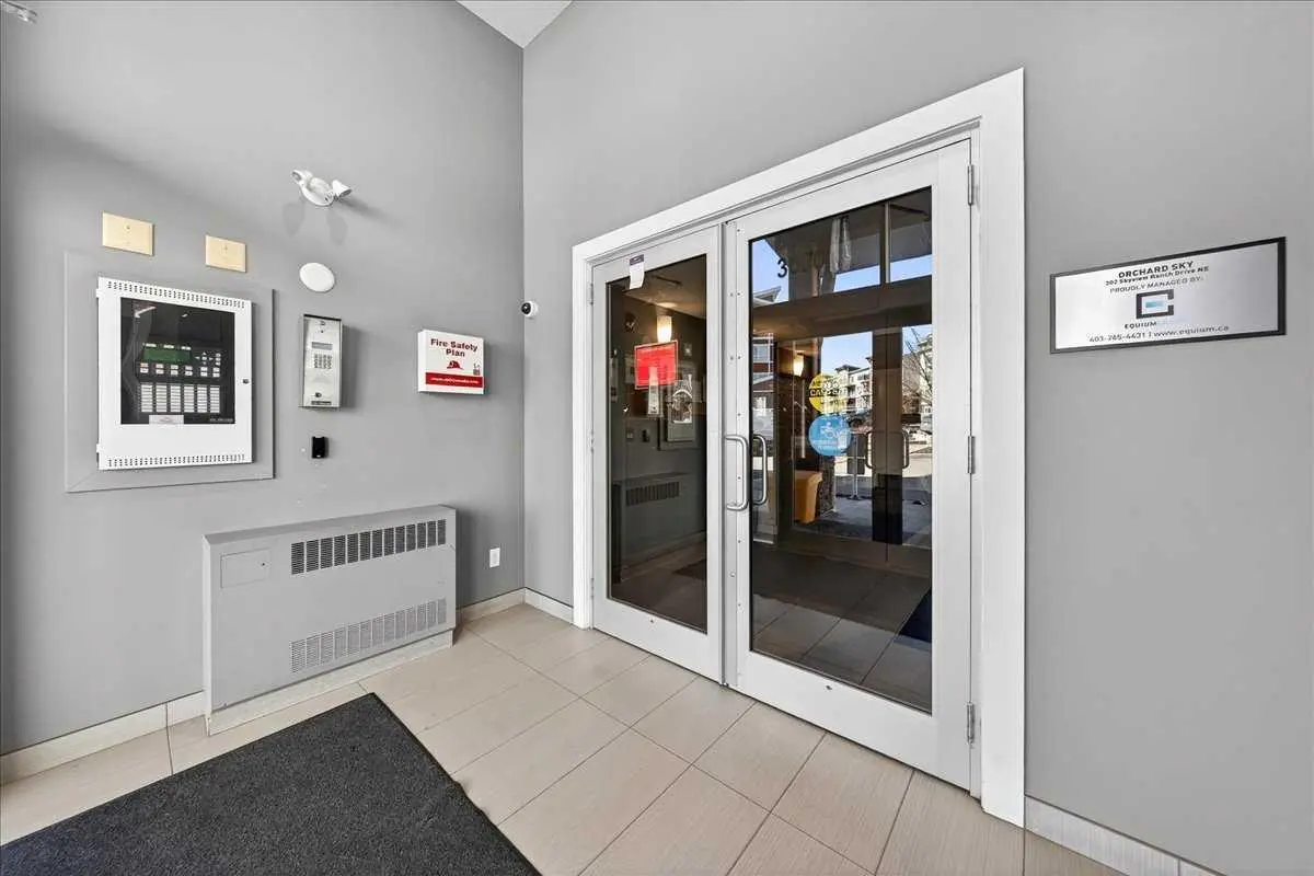 3306, 302 Skyview Ranch Drive NE