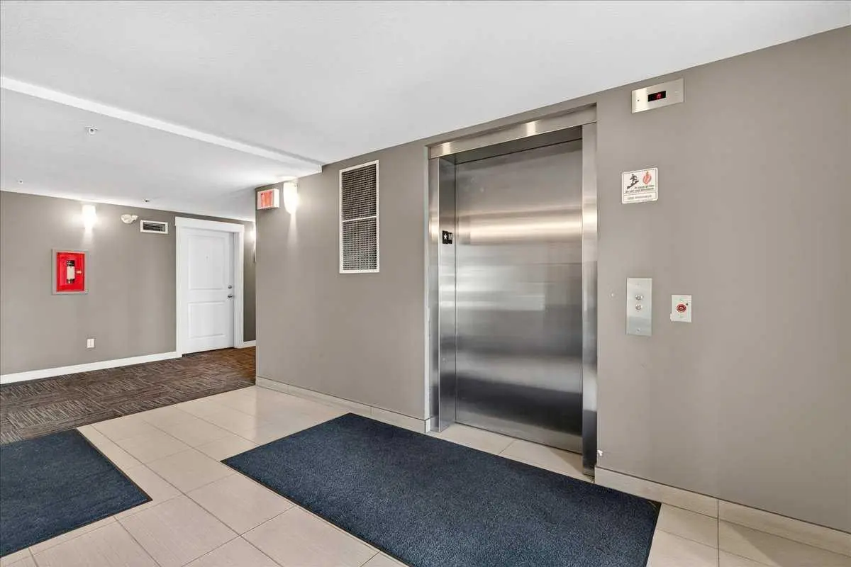 3306, 302 Skyview Ranch Drive NE