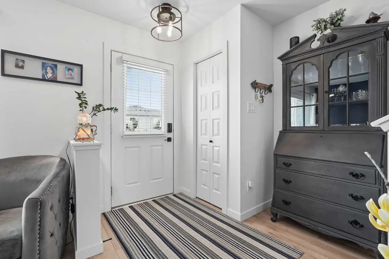 1402, 210 Firelight Way W