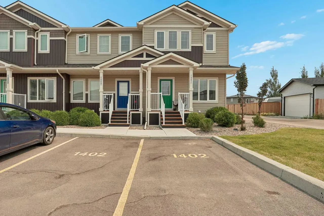 1402, 210 Firelight Way W