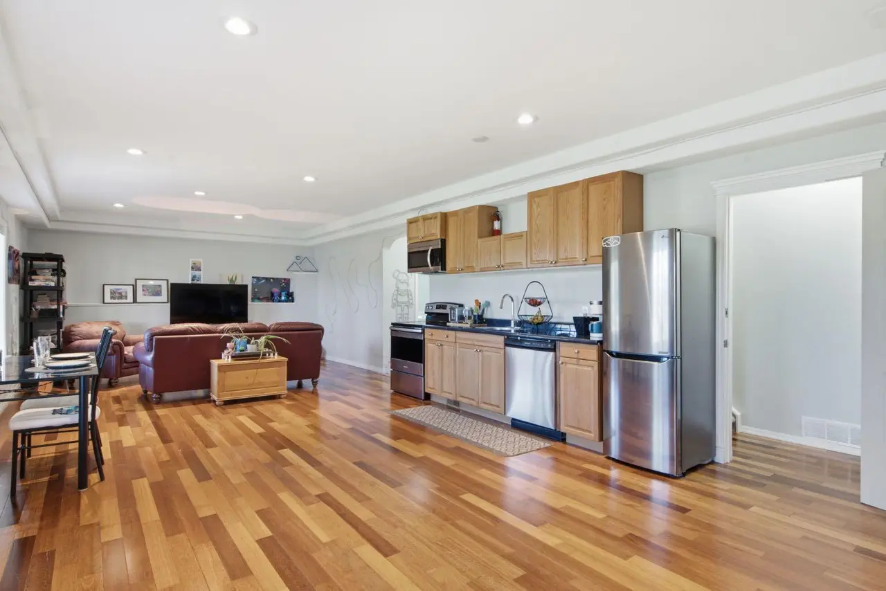124 West Creek Glen 