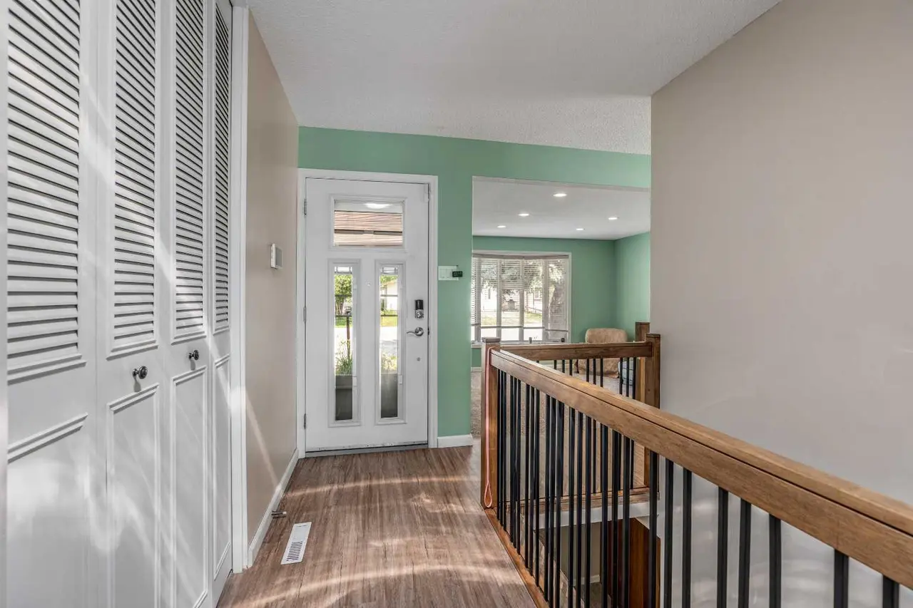 42 Honeysuckle Road N