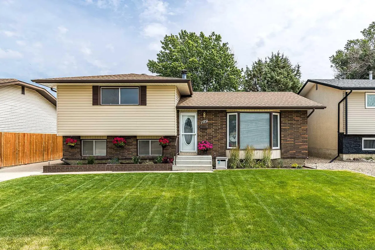 189 Hull Crescent NE