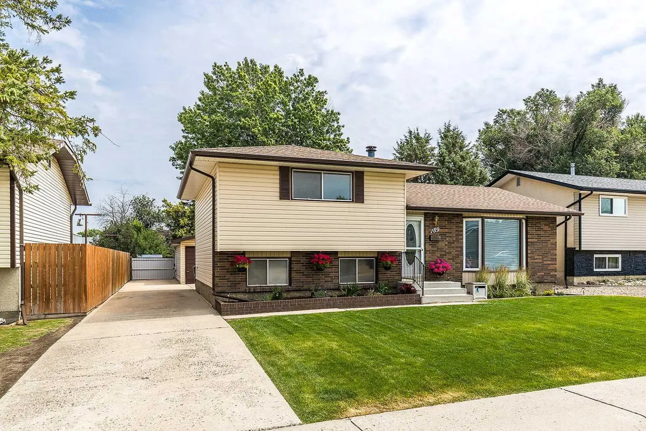 189 Hull Crescent NE