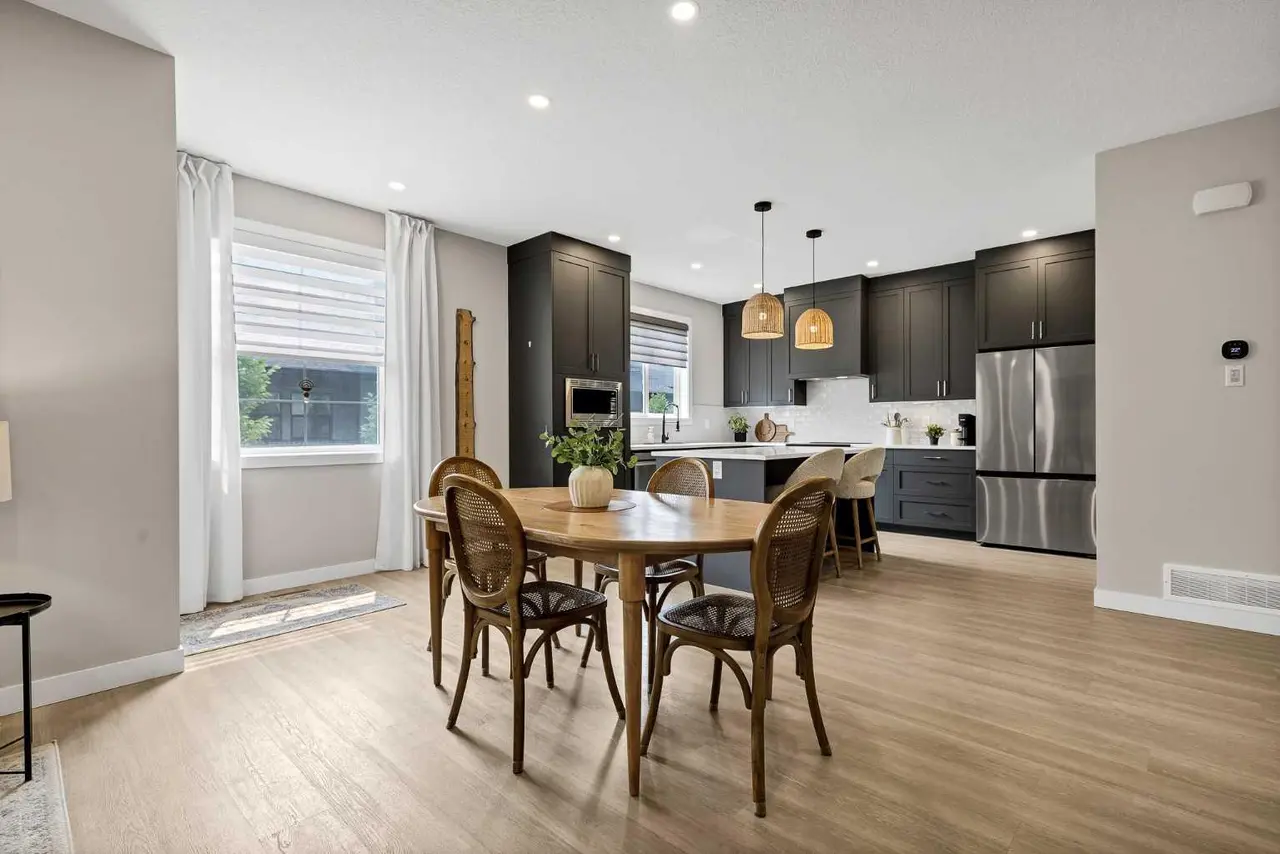 1803, 201 Cooperswood Green SW