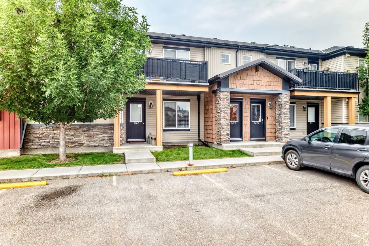 1203, 2781 Chinook Winds Drive SW