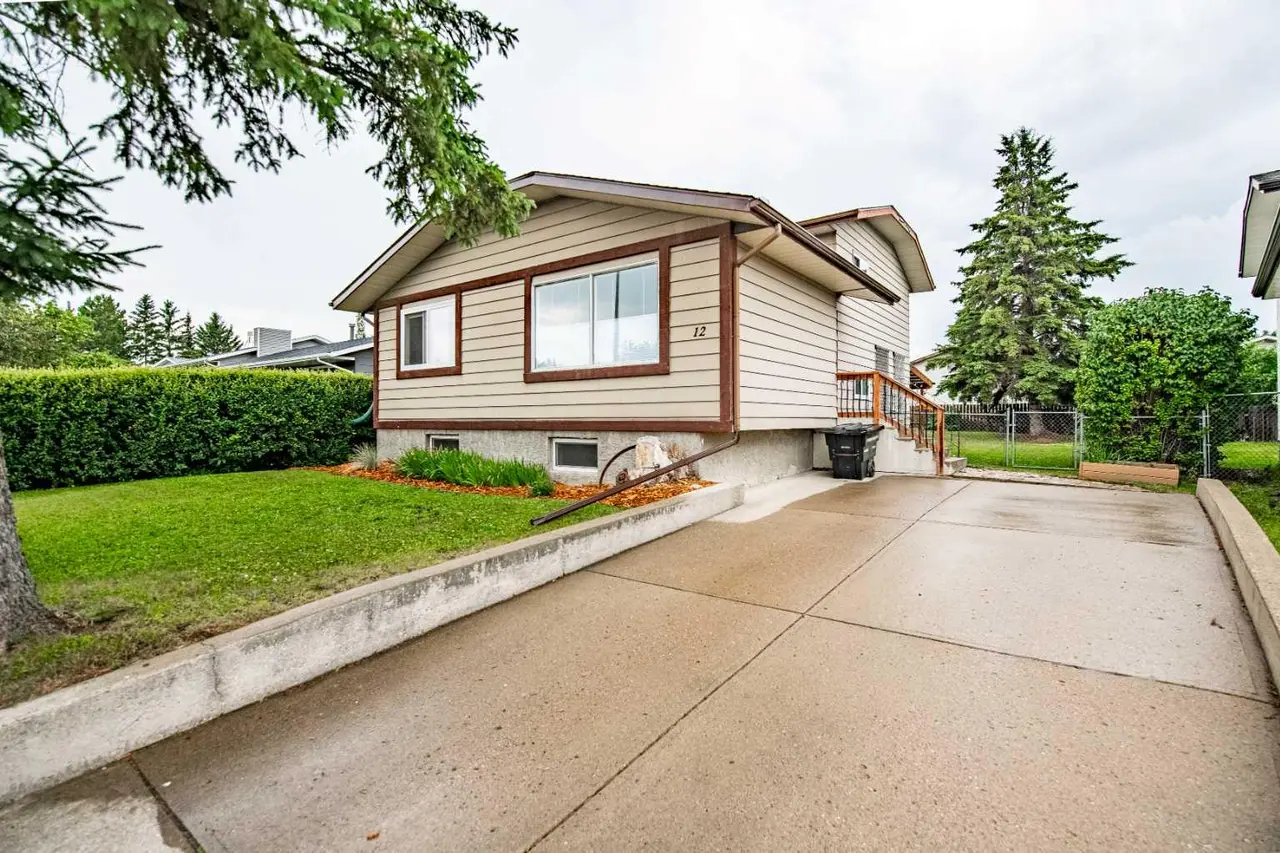12 Opal Close 