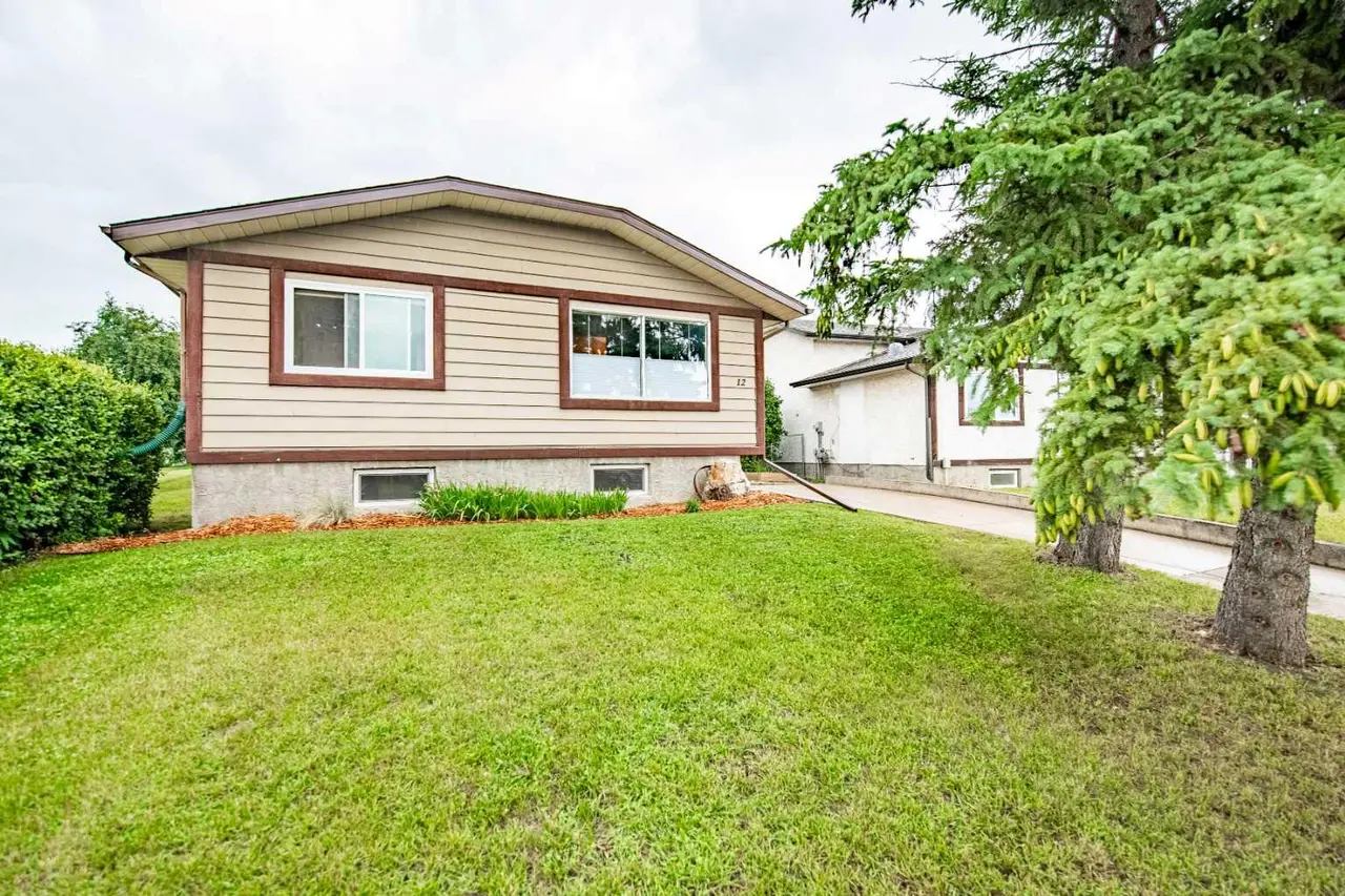 12 Opal Close 