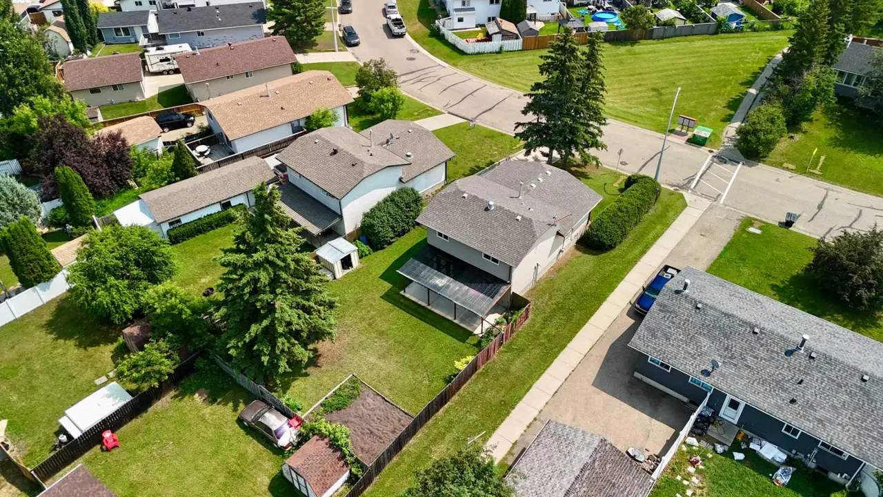 12 Opal Close 